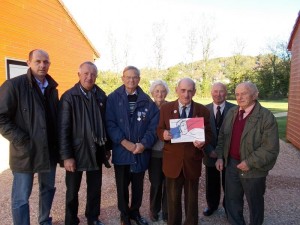 André Baudet, diplôme en mains.