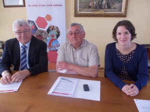 Nolwenn Barré, Chargée de mission, Jean-Louis Simoulin, conseiller général et Jacques Dallot, président de la mutualité française centre.