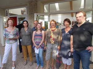 Thierry Vosgiens à droite) et les membres du comité directeur de l'association Avant Scène.