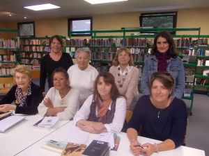 Les membres du cercle de lecture se retrouvent une fois par mois.