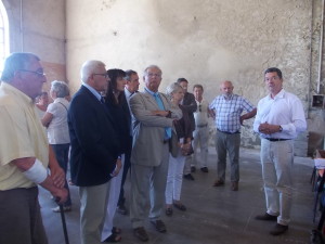Lors de la présentation des travaux dans la salle qui va être transformée.