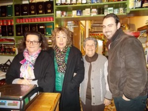 A gauche, Brigitte Cheval, détient le trophée 2012.