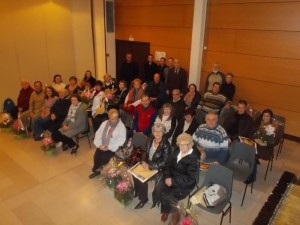 Les lauréats, le maire, des élus et les agents des espaces verts de la ville d'Argenton.