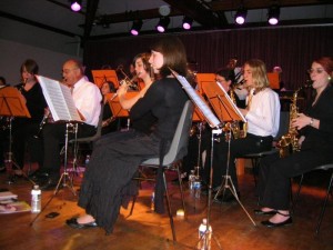 Lors d'une répétition à l'école de musique.