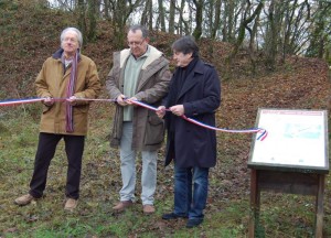 Le ruban tricolore a été coupé par Claude Mériot, en présence d'Alain Pasquer, président de la CDC maire du Blanc, de François Mignet, directeur du PNR et de Guy Leroy, directeur de la CDC.