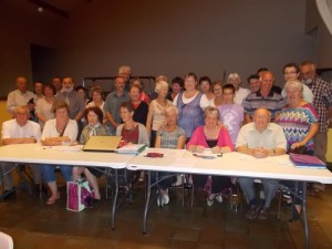 Danseurs et musiciens de la Pastourelle en assemblée générale.