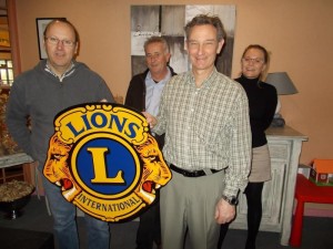 A droite, Alec Gerbaud, président du Lions Club d'Argenton.
