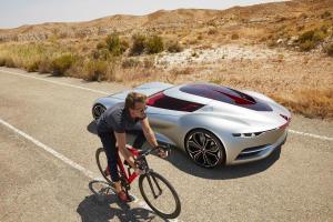 La Tourangelle Paule Guérin a créé la marque Keim de cycles en bois et participé au design intérieur de cette concept-car Renault.
