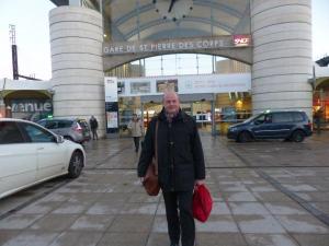 Régis, ici en gare de Saint-Pierre-des-Corps, prend le train tous les jours, matin et soir. (Photo NR)