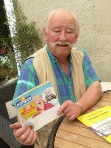 Le fondateur de l’enseigne Outiror, qui vit à Bléré, raconte son irrésistible réussite professionnelle, de la criée à internet. André Roor a lancé le premier camion magasin et le concept du catalogue pour être encore plus proche de ses clients. (Photo NR).