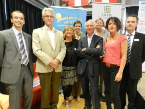 La bonne légende photo : le philosophe Andre Sponville avec Jacques Lannaud et Frédéric Burtel du collectif