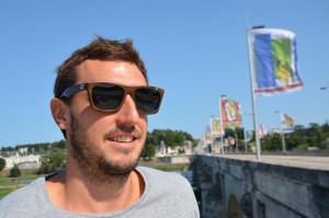 Légende : Le Tourangeau - et son acolyte - ont choisi de s’installer à Hossegor pour lancer Ozed Company en 2012. (Photo NR)