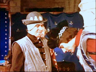 Et voilà la traduction télévisée avec une courbette à la clé.