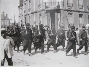 Tours, 11 août 1914. Départ du 266e régiment d'infanterie.