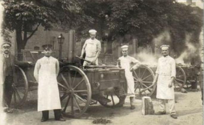 Une cuisine roulante allemande en 1914