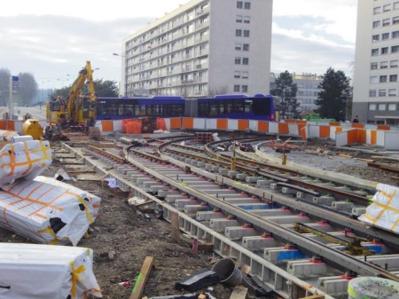 La photo de ce qui ressemblait à un aiguillage, au carrefour de Verdun, prise le 9 décembre 2012 par Mathis Navard - http://letramdetours.net.