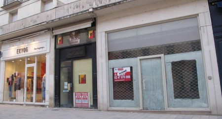 Le Free Center sera implanté dans les anciens locaux des 3 Suisses (à droite sur la photo).