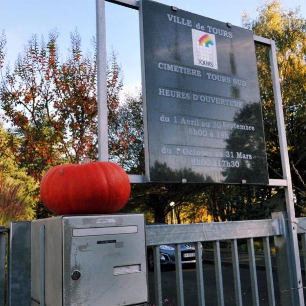 HALLOWEEN AU CIMETIERE BLOG