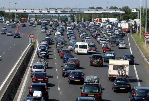 L'autoroute A10, péage de Monnaie en Indre-et-Loire
