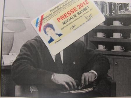 Une photo du vrai Raphaël Mezrahi, avec ma carte de presse à la place de la figure. 