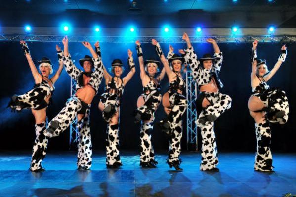 Les danseuses d'une troupe parisienne ont assuré le spectacle Les danseuses d'une troupe parisienne ont assuré le spectacle