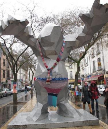 Le Monstre de la place du Grand-Marché