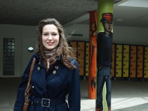 Blandine Morlet a déjà "une âme de prof", selon la principale du collège. (Photo NR, Chloé Bossard)