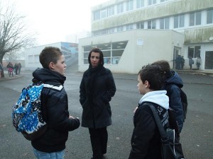 Perrine Callone, 28 ans, prend ses marques comme APS au collège Pierre et Marie Curie de Niort.
