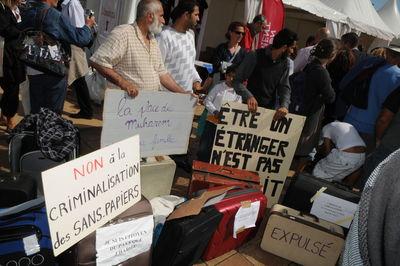 La "criminalisation" des sans-papiers a été beaucoup dénoncée sous le gouvernement précédent. (Photo archive NR, P. Lavaud)