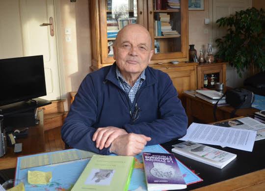 Laurent Laot, prêtre du dioscèse de Quimper, s'oppose à la position de l'église. (Photo Le Télégramme)