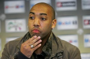 Tours ? mmmh, super stade, gros effectif, public en feu, mmmh, franchement ça me fait hésiter...