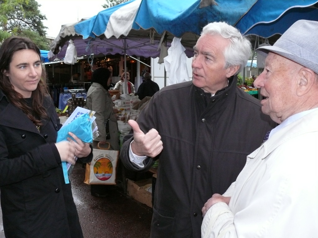 Jean-Pierre Abelin en campagne des legislatives en 2007